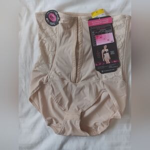 Maidenform Hihg Waist Brief Shapewear